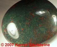 Bloodstone,Edelstein,Heilstein,Mineral,Wirkung,Anwendung,Bedeutung,Heilwirkung,Sternzeichen,Wasser,Essenz,aufladen,laden,entladen