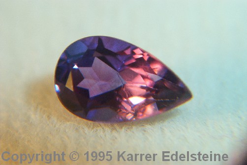 Amethyst facettiert geschliffen als Tropfen, pear-shape, pendeloque, poire