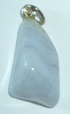 Trommelstein Anhnger Chalcedon mit se - Edelstein Mineral Heilstein Schmuck kaufen