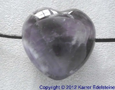 Anhnger Amethyst Herz mit Bohrung fr 9,95 Euro - Edelstein Mineral Heilstein Schmuck kaufen