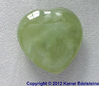 China Jade Kuschelherz. Herz fr 4,95 Euro. - Edelstein Mineral Heilstein kaufen