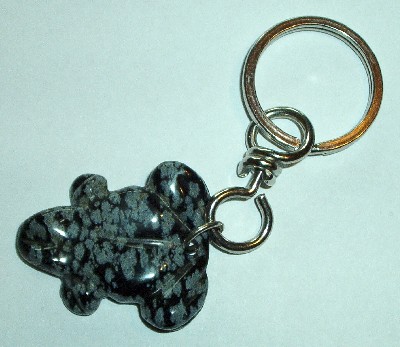 Schlsselanhnger mit Schneeflockenobsidian Frosch. Handgearbeitet - Edelstein Mineral Heilstein kaufen